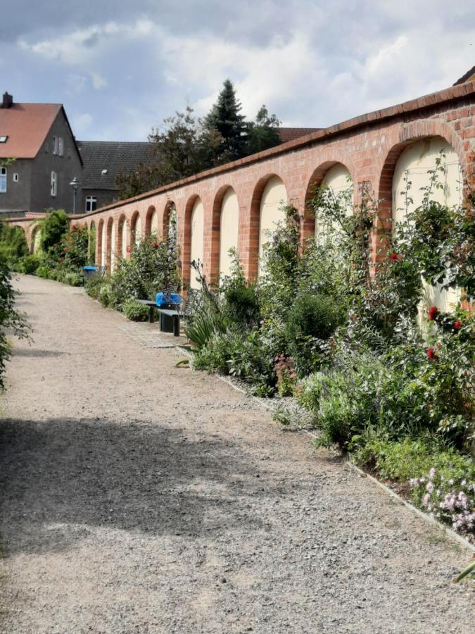 Ferienwohnung Am Schloss Reuterstadt Stavenhagen Buitenkant foto